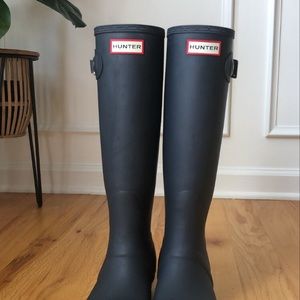 Navy Hunter Boots authentic and original